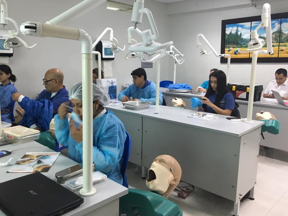 Jornada práctica de capacitación odontológica